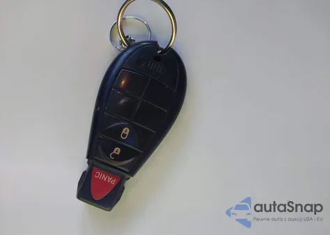 2011 Jeep Grand Cherokee Laredo z USA, uszkodzony, nr VIN 1J4RR4GG1BC705487